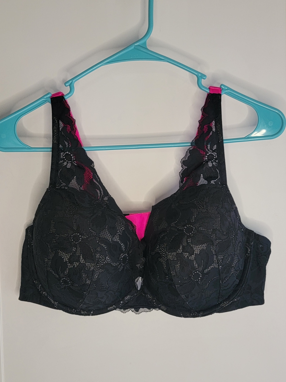 torrid Black Lace Underwire Pushup Bra with Hot Pink Accent NWOT